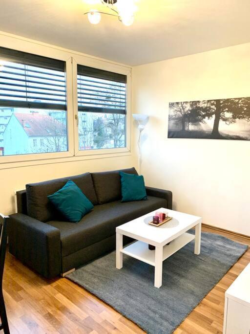 Charmante Wohnung In St. Peter. Graz Exterior foto